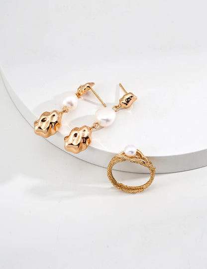 Minimalist Natural Pearl Ring